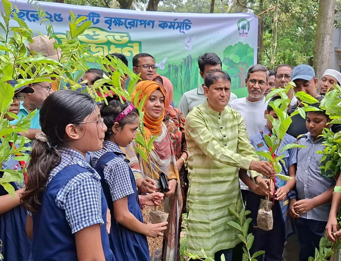 দুস্থদের সহায়তা, শিক্ষার্থীদের স্বাস্থ্যসেবা ও বৃক্ষরোপণে মান্দায় বিশেষ কর্মসূচি